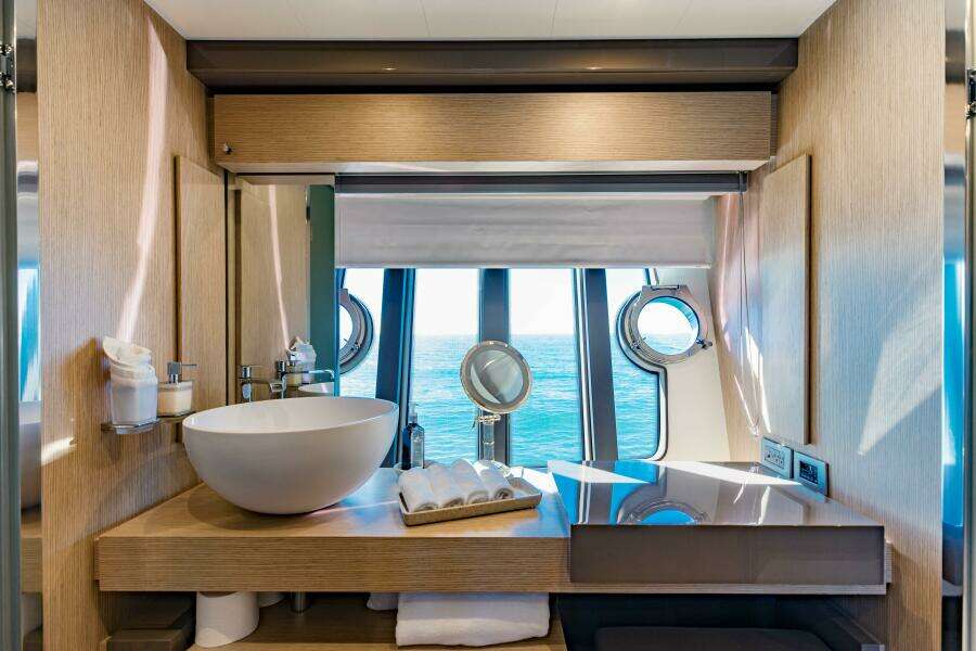 SAMI KAY III 75ft Ferretti Yachts Yacht For Sale