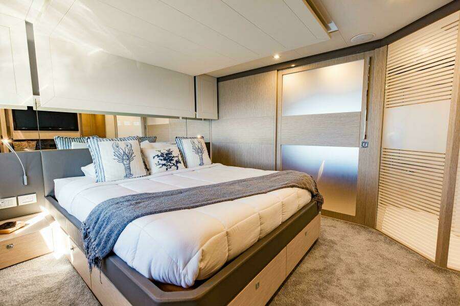 SAMI KAY III 75ft Ferretti Yachts Yacht For Sale