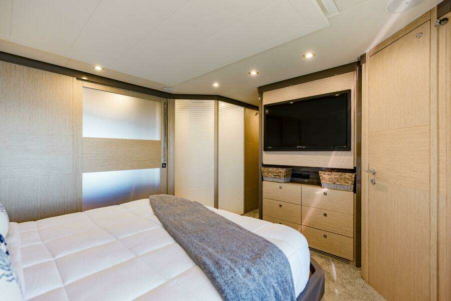SAMI KAY III 75ft Ferretti Yachts Yacht For Sale