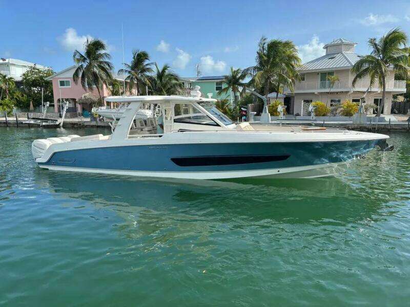 42ft Boston Whaler Yacht For Sale