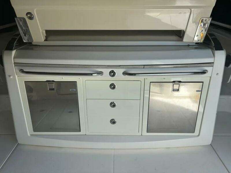 42ft Boston Whaler Yacht For Sale