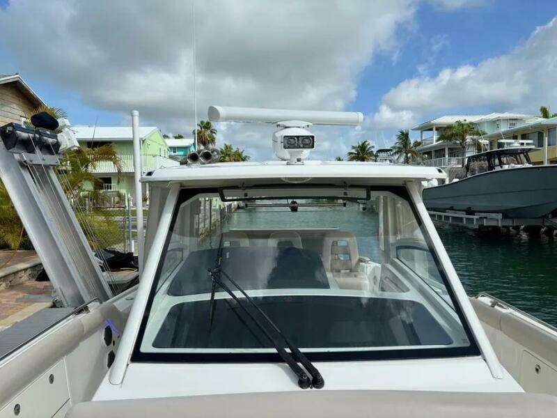 42ft Boston Whaler Yacht For Sale