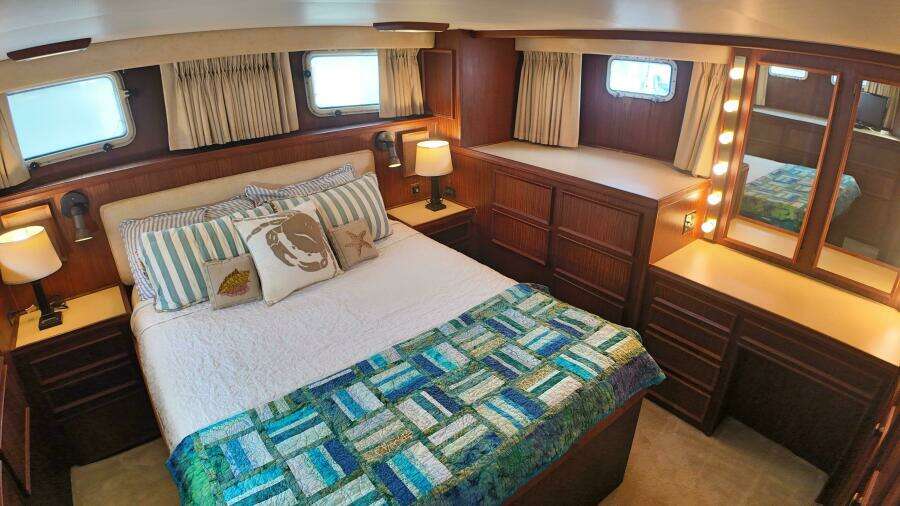 Hooch 53ft Hatteras Yacht For Sale