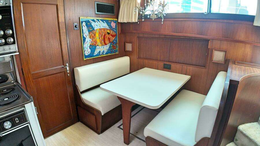 Hooch 53ft Hatteras Yacht For Sale