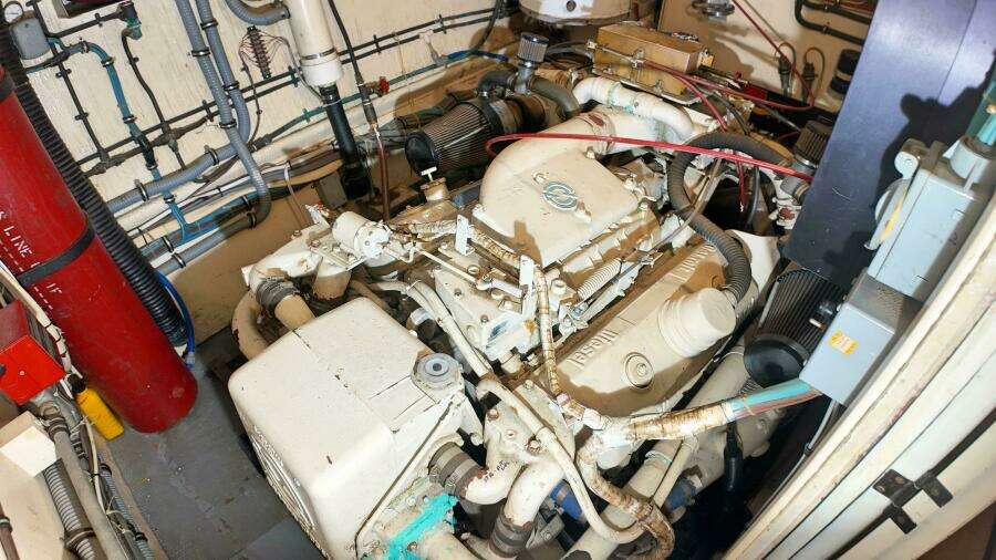 Hooch 53ft Hatteras Yacht For Sale