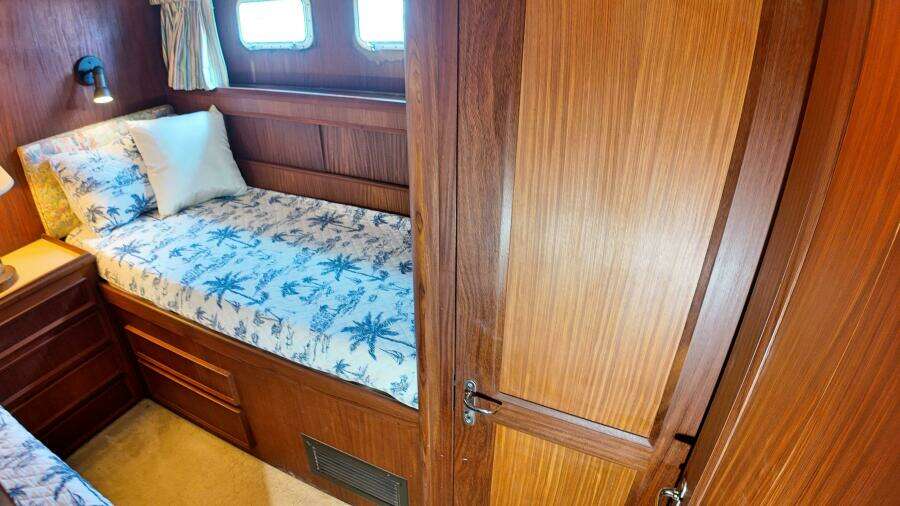 Hooch 53ft Hatteras Yacht For Sale