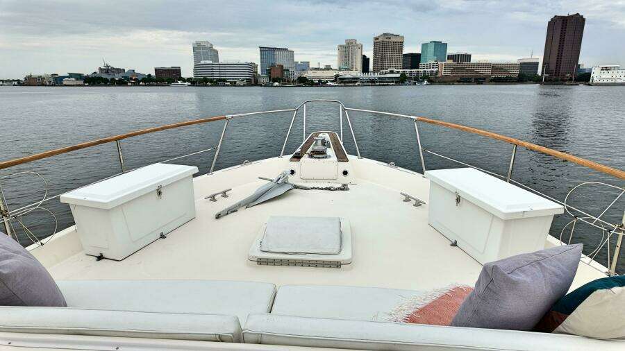 Hooch 53ft Hatteras Yacht For Sale