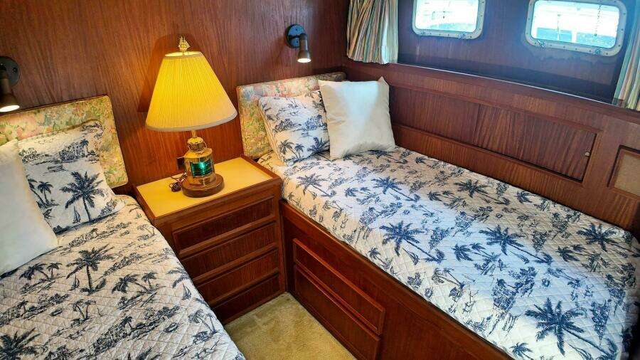 Hooch 53ft Hatteras Yacht For Sale