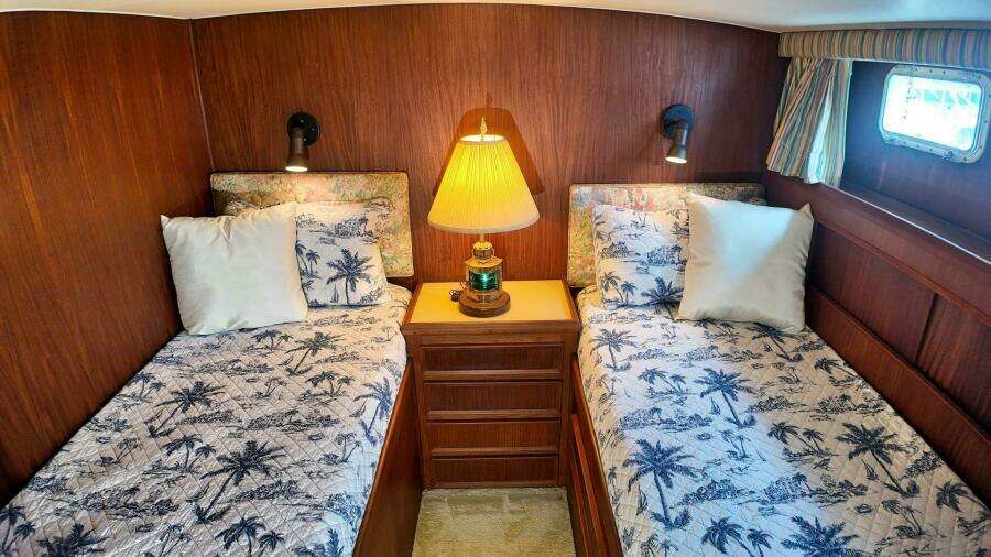 Hooch 53ft Hatteras Yacht For Sale