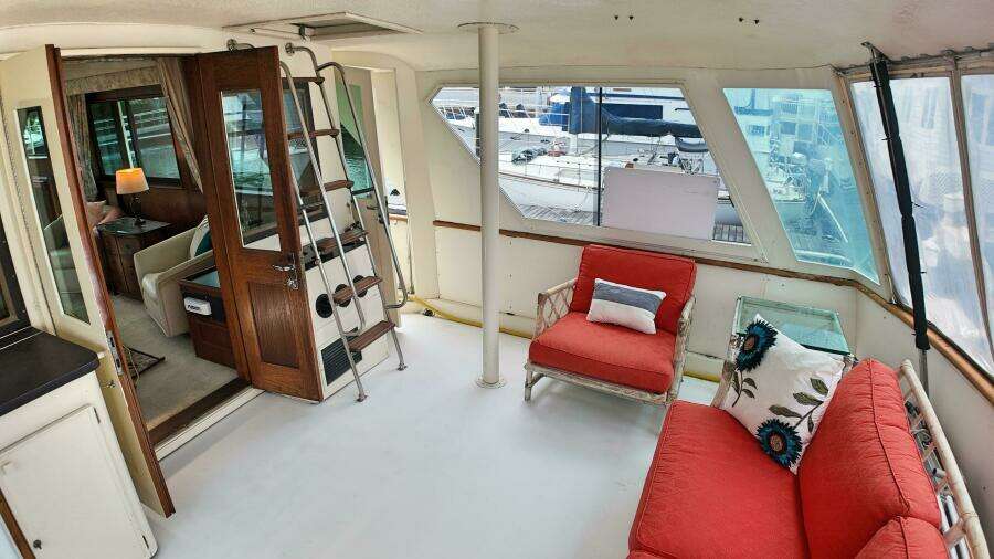 Hooch 53ft Hatteras Yacht For Sale