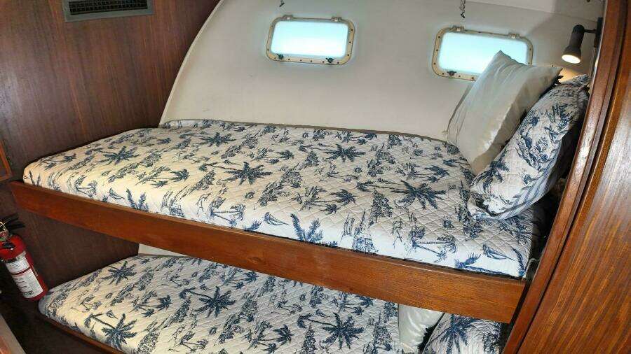 Hooch 53ft Hatteras Yacht For Sale