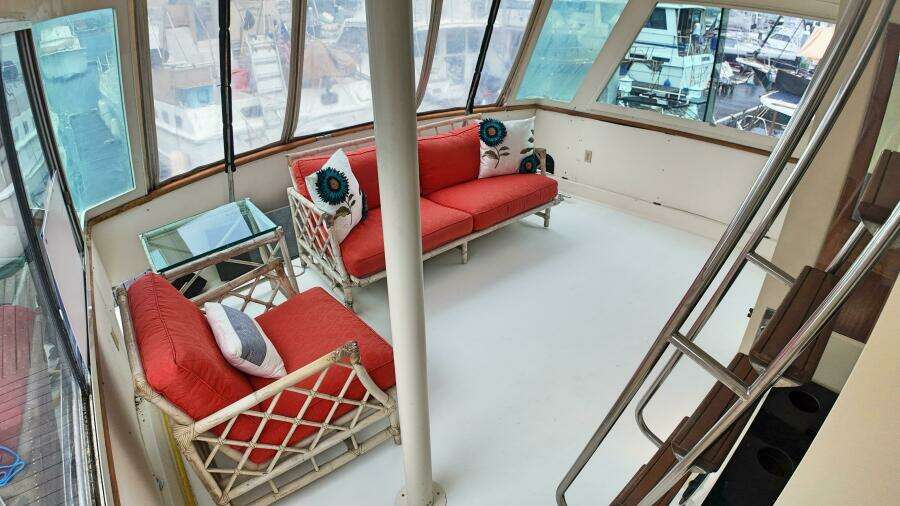 Hooch 53ft Hatteras Yacht For Sale