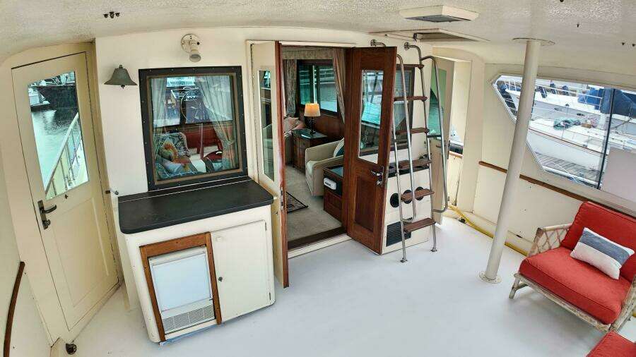 Hooch 53ft Hatteras Yacht For Sale