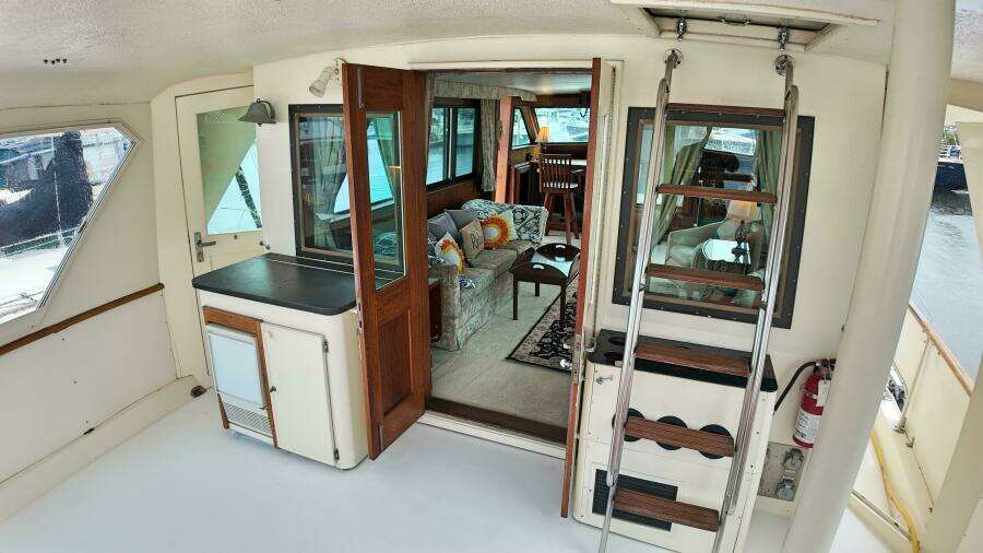 Hooch 53ft Hatteras Yacht For Sale