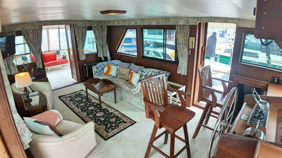 Hooch 53ft Hatteras Yacht For Sale