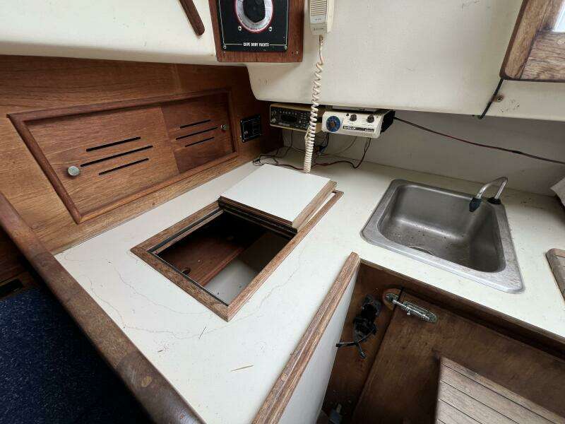 28ft Cape Dory Yacht For Sale