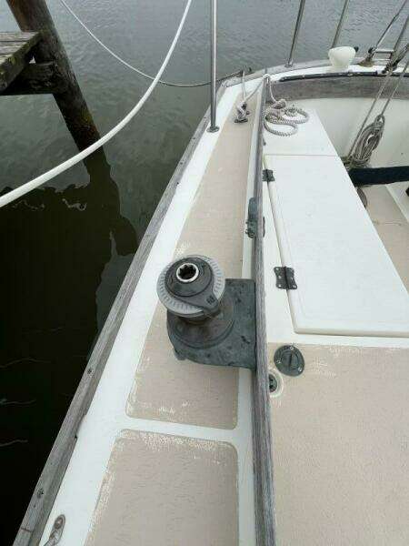 28ft Cape Dory Yacht For Sale