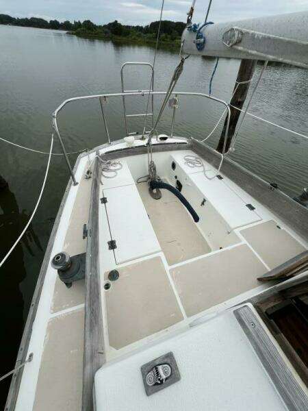 28ft Cape Dory Yacht For Sale