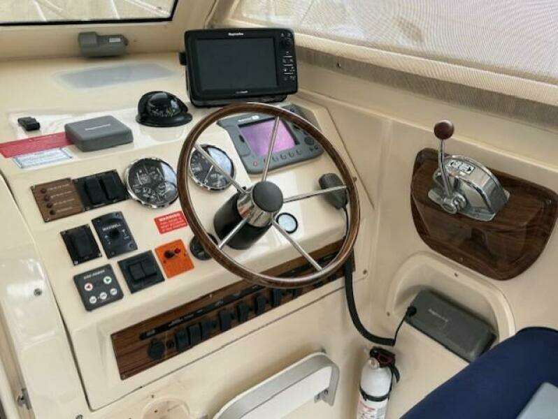 2004 Mainship 