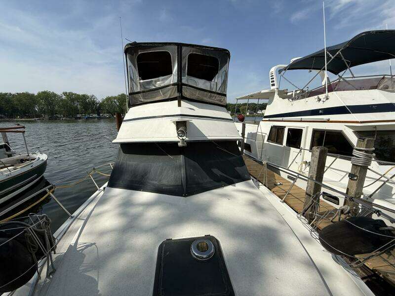 Lily s Pad 32ft Carver Yacht For Sale
