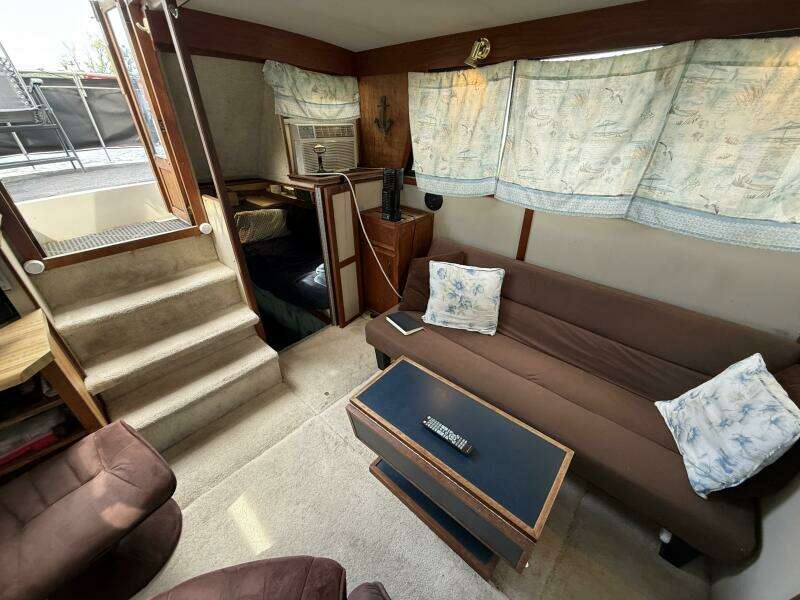 Lily s Pad 32ft Carver Yacht For Sale