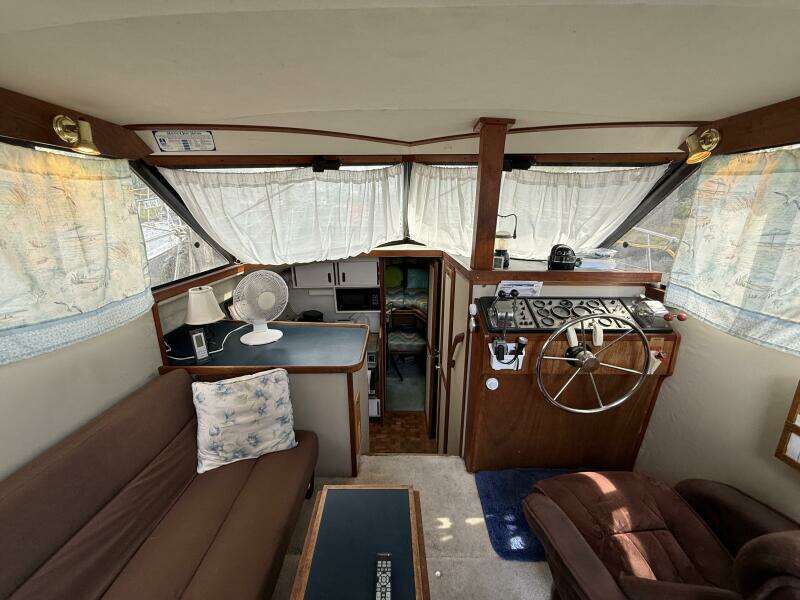 Lily s Pad 32ft Carver Yacht For Sale