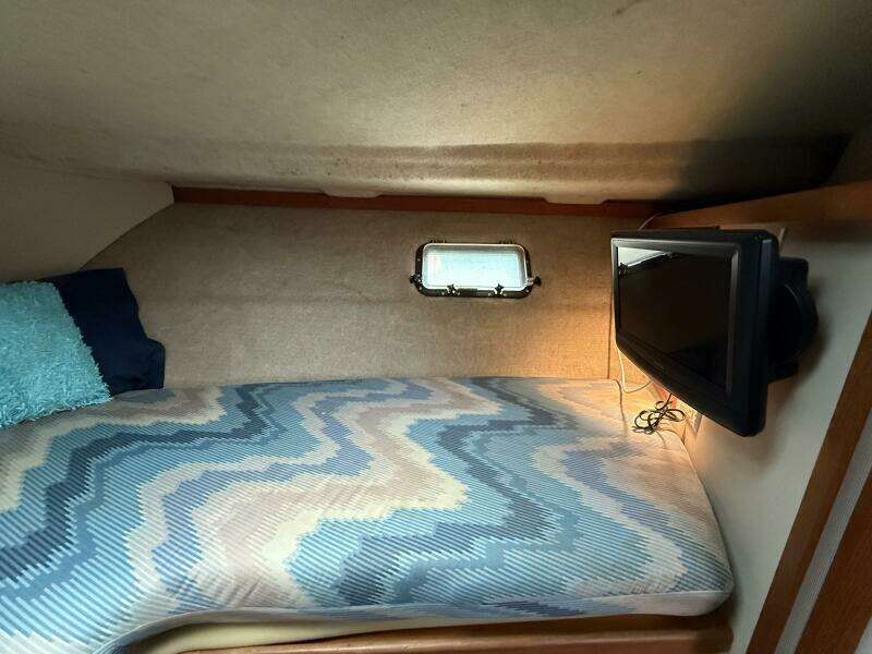 Lily s Pad 32ft Carver Yacht For Sale
