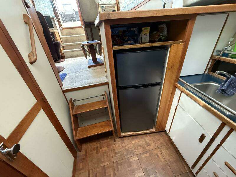 Lily s Pad 32ft Carver Yacht For Sale