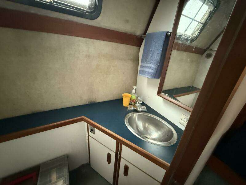 Lily s Pad 32ft Carver Yacht For Sale