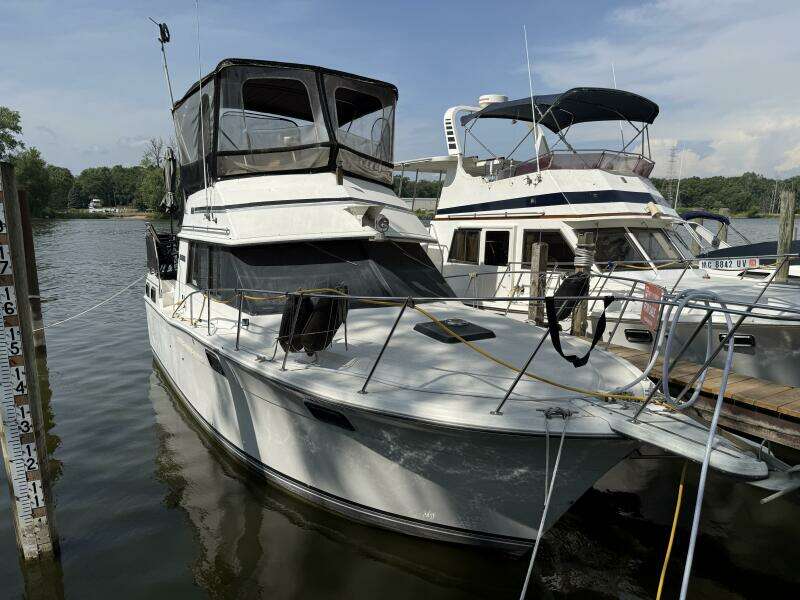 Lily s Pad 32ft Carver Yacht For Sale
