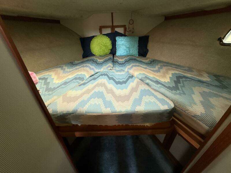Lily s Pad 32ft Carver Yacht For Sale