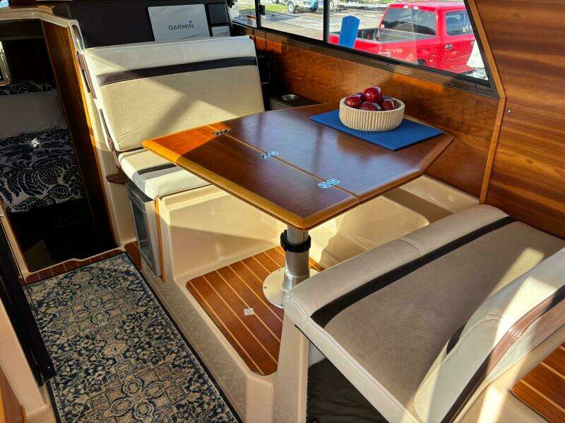 Y Knot 28ft Cutwater Yacht For Sale