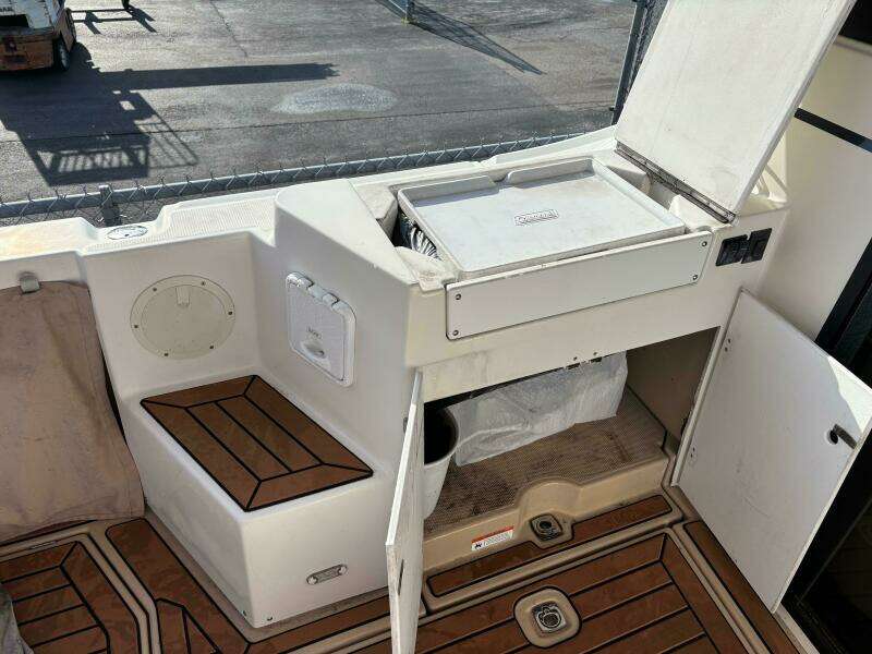 Y Knot 28ft Cutwater Yacht For Sale
