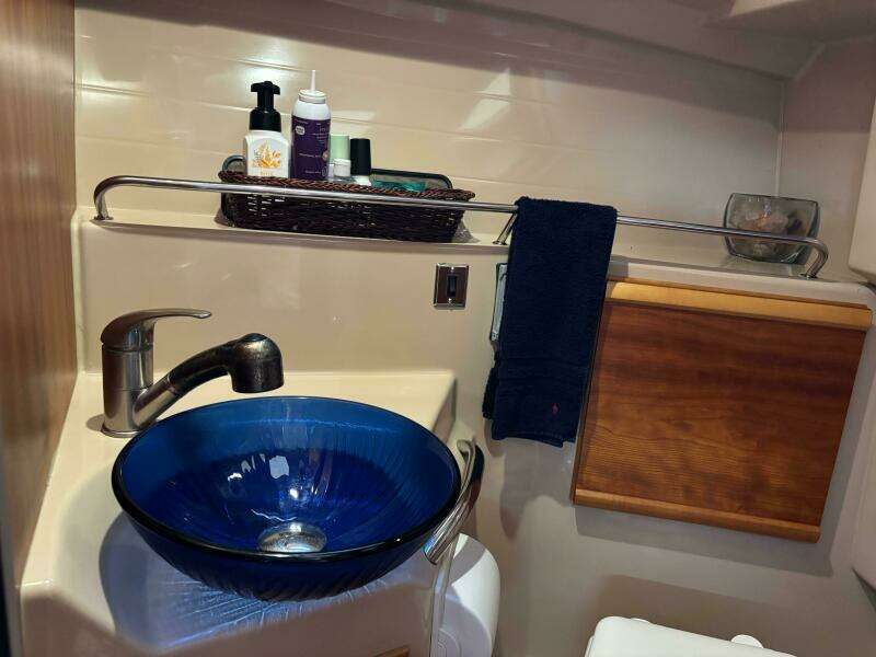 Y Knot 28ft Cutwater Yacht For Sale