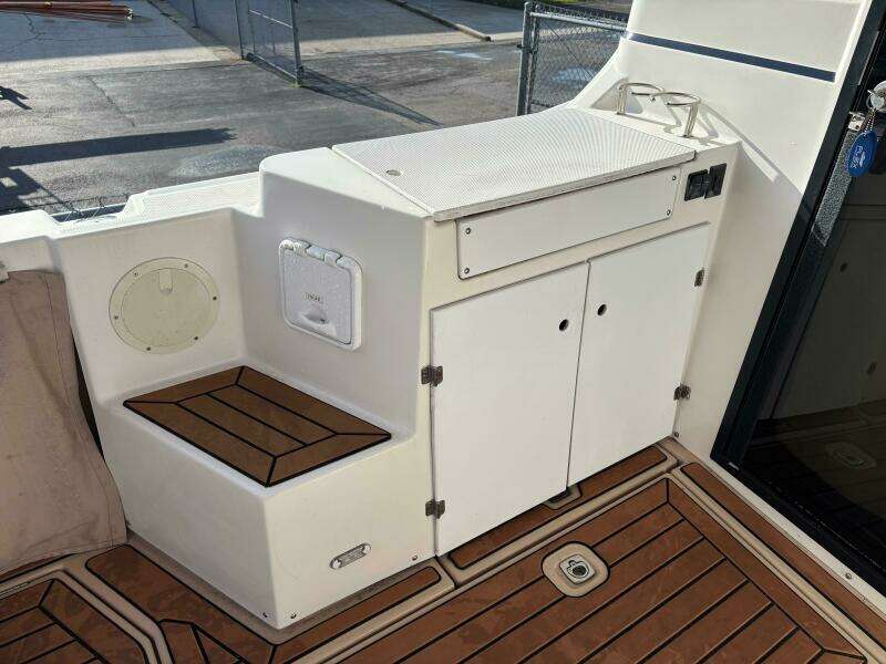 Y Knot 28ft Cutwater Yacht For Sale