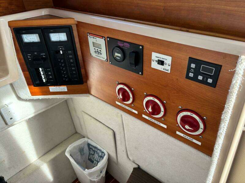 Y Knot 28ft Cutwater Yacht For Sale