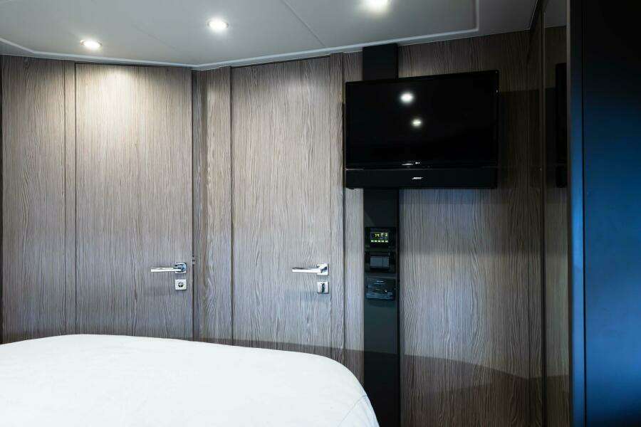 43ft Azimut Yacht For Sale