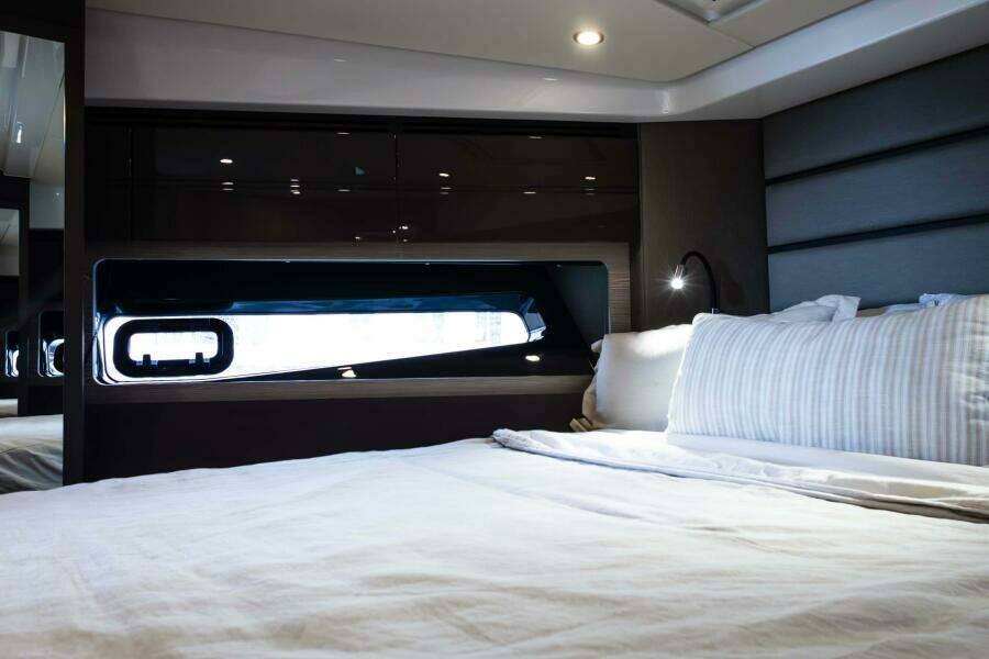 43ft Azimut Yacht For Sale