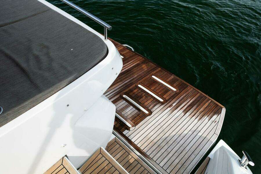 43ft Azimut Yacht For Sale