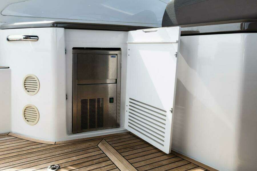 43ft Azimut Yacht For Sale