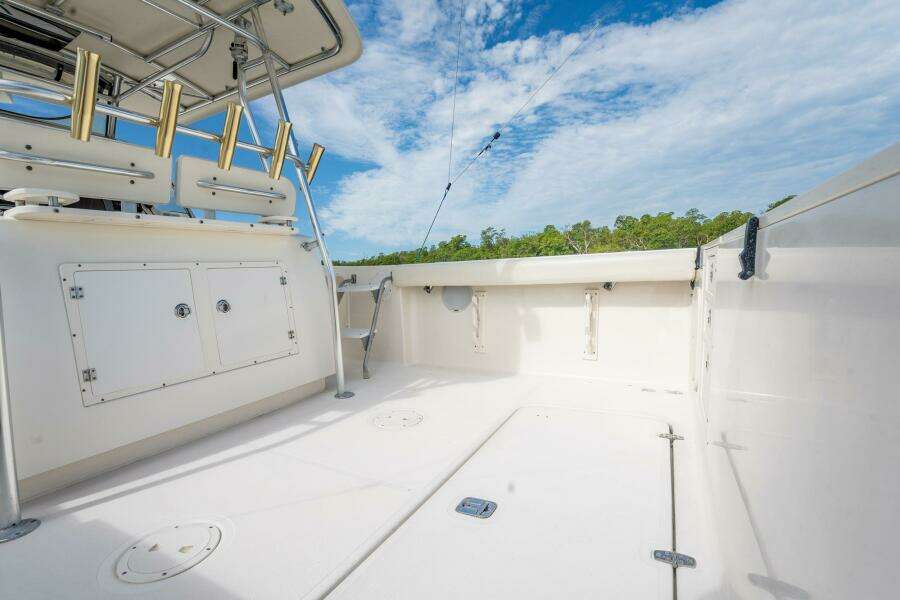 Fin Addict 30ft Pursuit Yacht For Sale