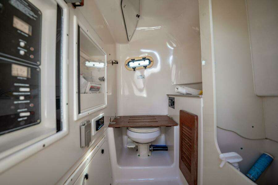 Fin Addict 30ft Pursuit Yacht For Sale