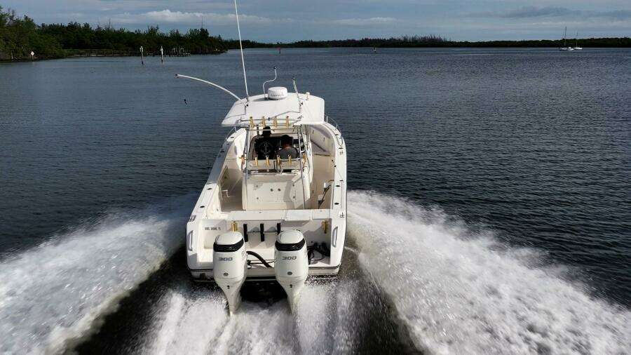 Fin Addict 30ft Pursuit Yacht For Sale