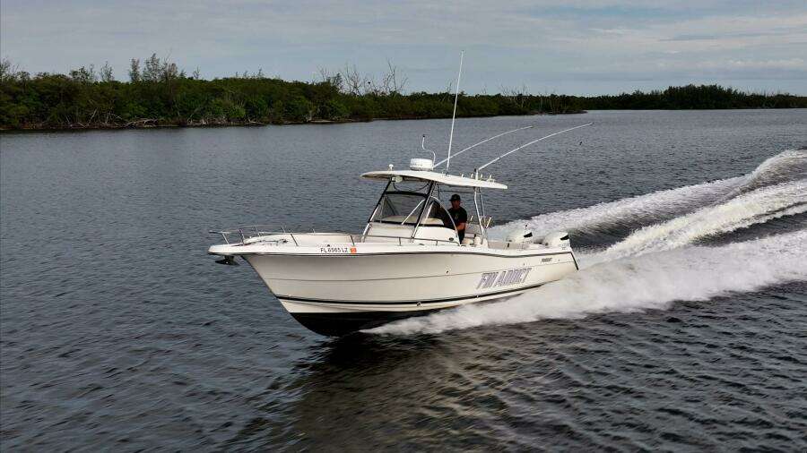 Fin Addict 30ft Pursuit Yacht For Sale