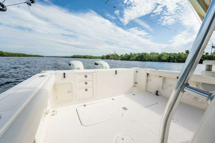 Fin Addict 30ft Pursuit Yacht For Sale