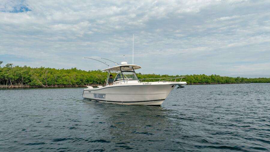 Fin Addict 30ft Pursuit Yacht For Sale