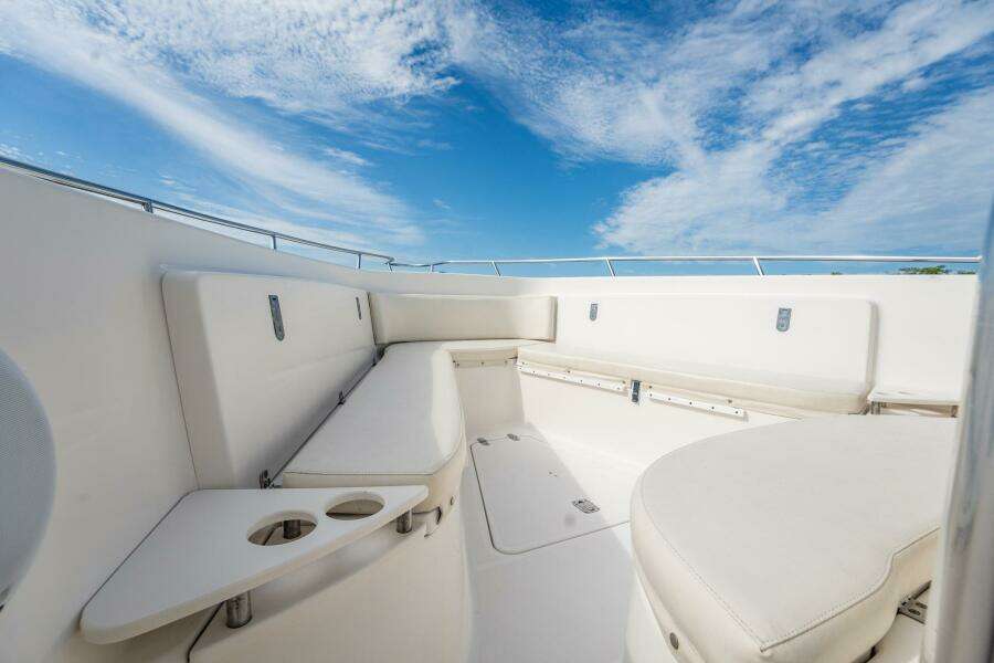 Fin Addict 30ft Pursuit Yacht For Sale