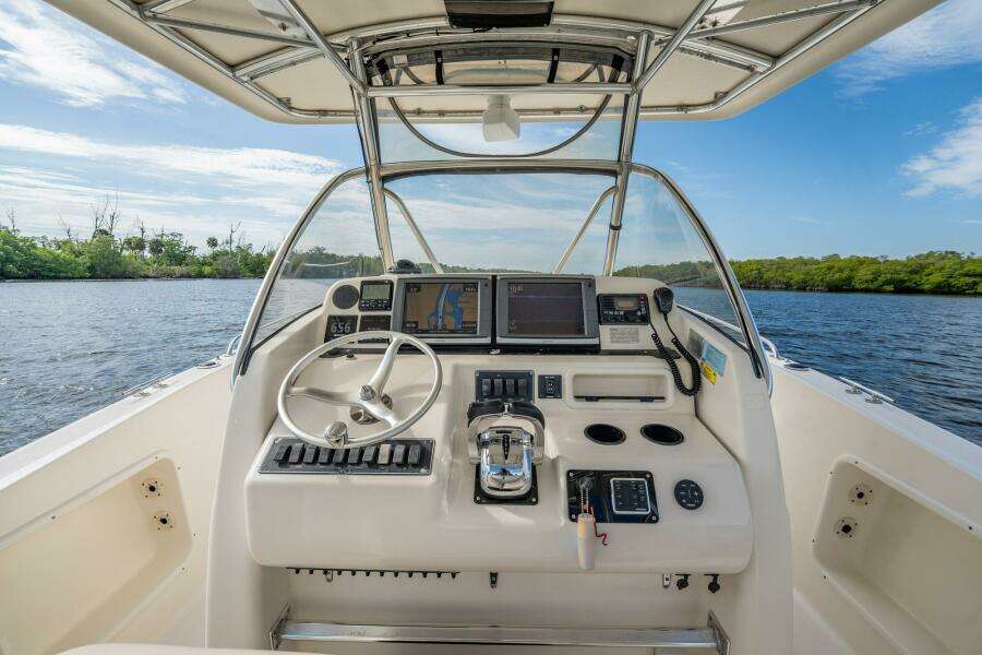 Fin Addict 30ft Pursuit Yacht For Sale
