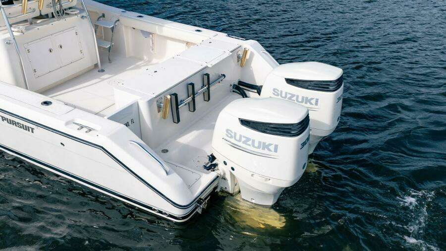 Fin Addict 30ft Pursuit Yacht For Sale