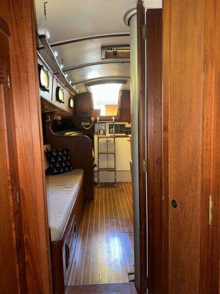 Enchantress 33ft Cape Dory Yacht For Sale